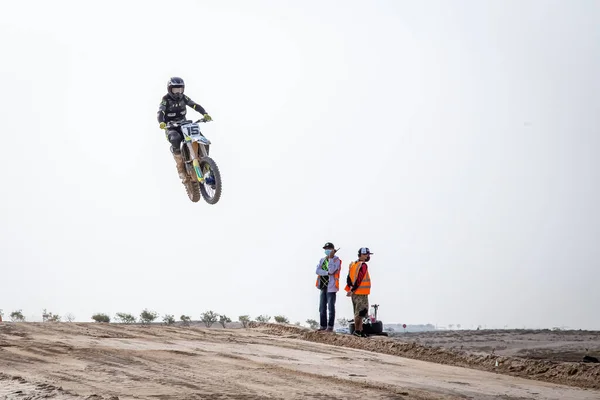 Duba Förenade Arab Emirater Mar 2021 Motorcross Ridning Motorcykel Sandy — Stockfoto