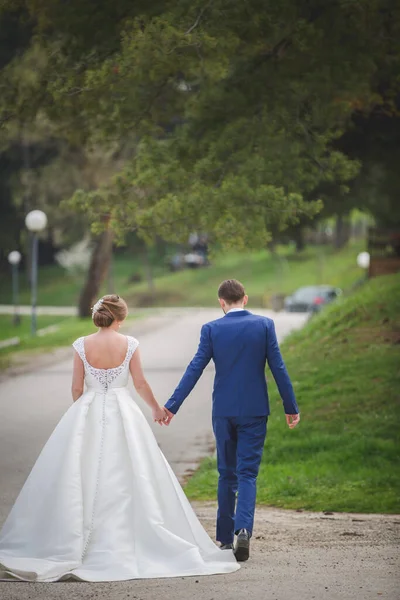 Plan Vertical Marié Une Mariée Jour Leur Mariage — Photo