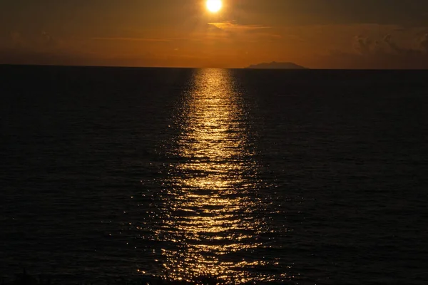 Malowniczy Widok Ocean Podczas Pięknego Zachodu Słońca Portugalii — Zdjęcie stockowe