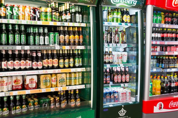 Poznan Polen Mei 2014 Variatie Van Bier Koop Een Koelkast — Stockfoto