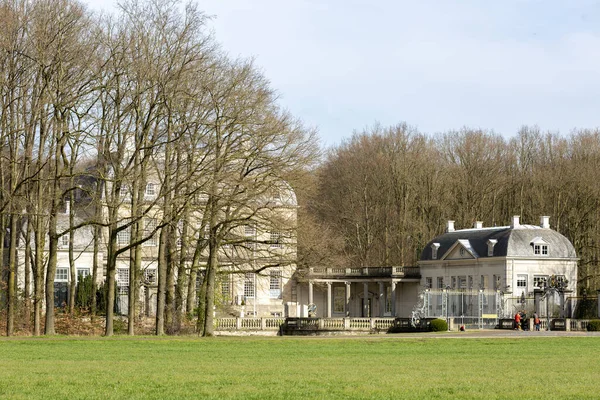 Zutphen Nederländerna Apr 2021 Sideview Picturesque Moated Manor Castle Huis — Stockfoto