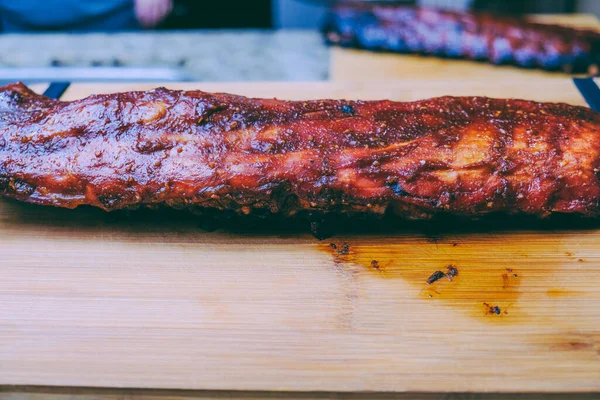 Økologisk Svinekød Tilbage Ribben Med Sauce - Stock-foto