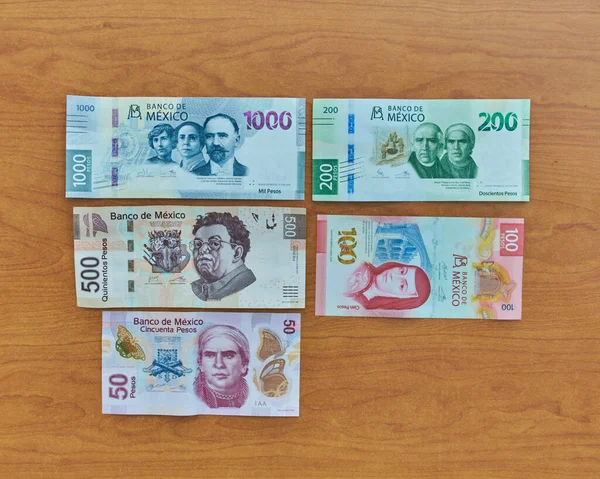 Horní Pohled 100 200 500 1000 Mexických Peso Bankovek Dřevěném — Stock fotografie