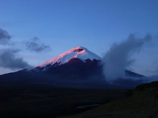 Tidigt Morgonljus Cotopaxi Ecuador Vid Soluppgången — Stockfoto