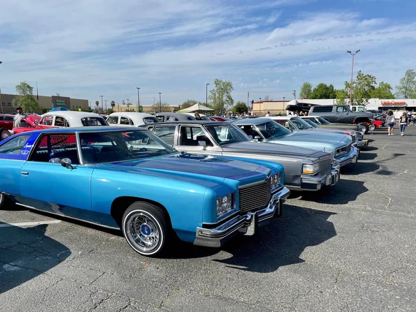 Fresno Egyesült Államok Április 2021 Fénykép Klasszikus Kék Színű Autók — Stock Fotó