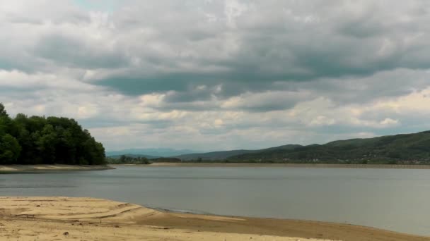 Beau Paysage Avec Une Rivière — Video