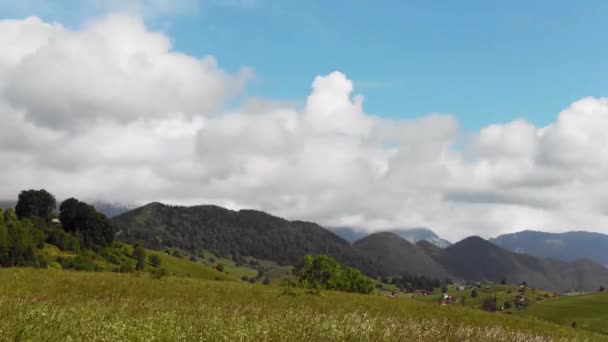 Bela Paisagem Com Montanhas Nuvens — Vídeo de Stock