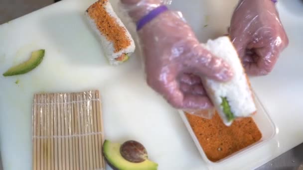 Ázsiai Sushi Étel Elkészítésének Folyamata — Stock videók