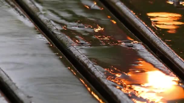 Perto Umas Baixas Água Superfície Água — Vídeo de Stock