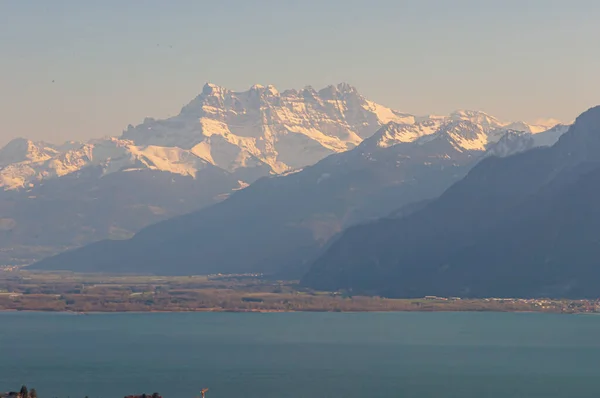 Sviçre Alpleri Nin Büyüleyici Manzarası Sviçre Nin Montreux Kentindeki Cenevre — Stok fotoğraf
