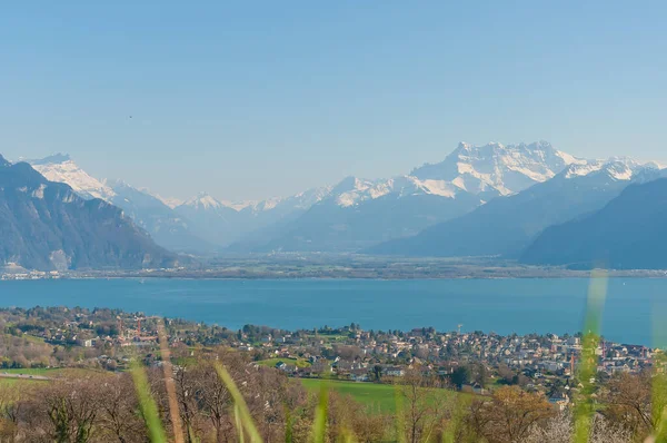 Una Vista Pacífica Del Lago Ginebra Montreux Bajo Los Alpes — Foto de Stock