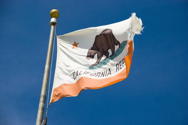 Usa Drapeau Californien Sur Poteau Agitant Vent — Photo