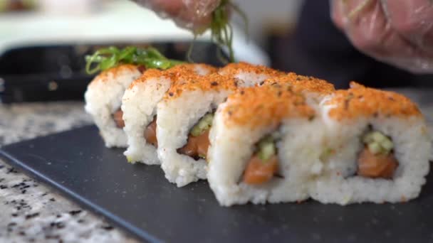 Processo Preparação Prato Sushi Asiático — Vídeo de Stock