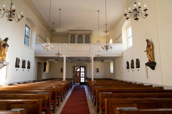 Plano Del Interior Una Iglesia Católica —  Fotos de Stock