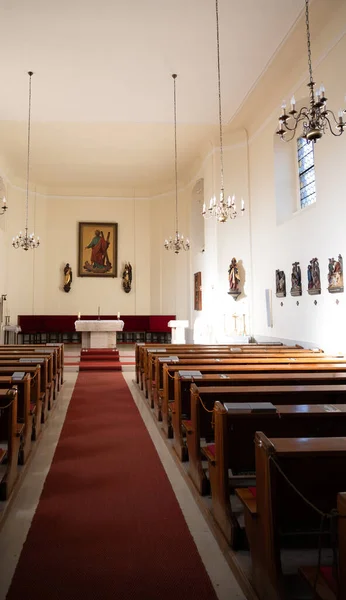 Plano Vertical Del Interior Una Iglesia Cristiana — Foto de Stock