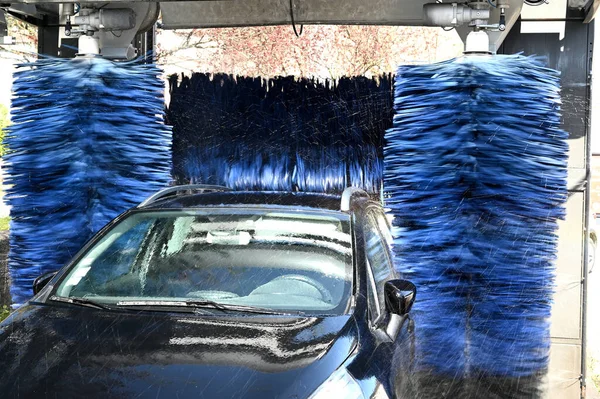 Niebieskie Szczotki Czyszczące Samochód — Zdjęcie stockowe