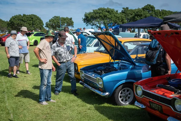 Auckland New Zealand Apr 2021 View People Looking Ford Escort — Stock Photo, Image