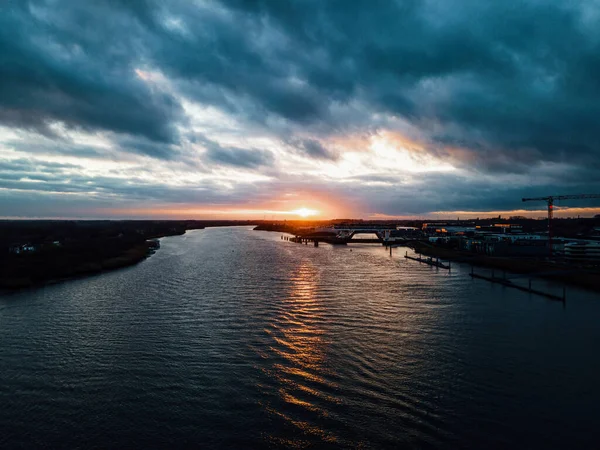 Droneshot Sunset Ένα Ποτάμι Στο Βέλγιο — Φωτογραφία Αρχείου