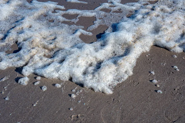 Мягкие Океанские Волны Пеной Песчаном Пляже — стоковое фото