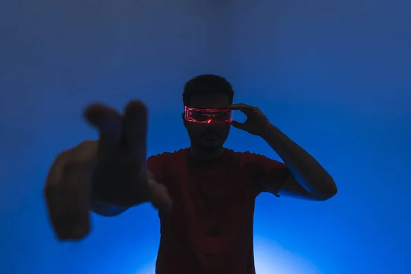 Spanish Caucasian Man Wearing Digital Glasses Dark Blue Atmosphere — Stock Photo, Image