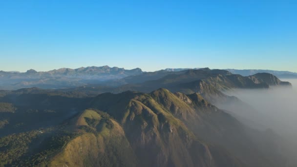 Vista Aérea Das Montanhas Pela Manhã — Vídeo de Stock