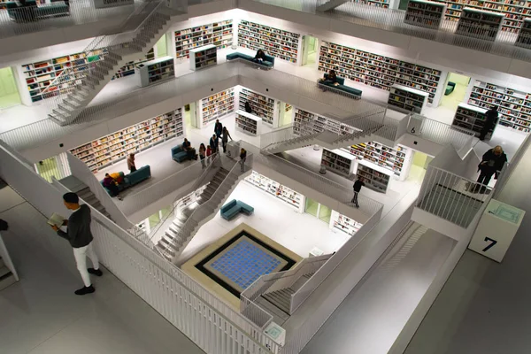 Una Vista Angolo Alto Presso Biblioteca Pubblica Stoccarda Giorno Lavorativo — Foto Stock