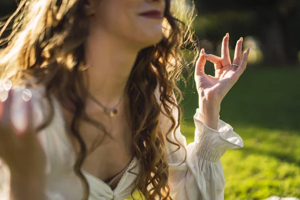 Shallow Focus Shot Beautiful Spanish Caucasian Woman Curly Hair Meditating — 스톡 사진