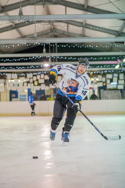 Domzale Słowenia Luty 2019 Profesjonalny Hokeista Podczas Dryblingu Skateparku Hokeja — Zdjęcie stockowe