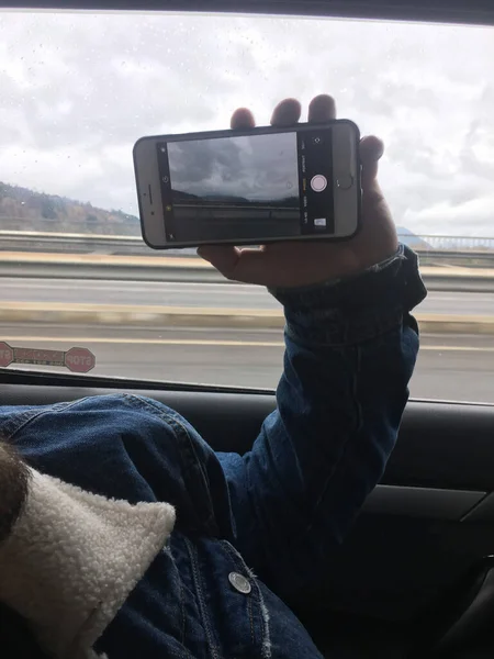 Брюко Босния Говина Ноя 2018 Мбаппе Сфотографировался Камерой Apple Iphone — стоковое фото