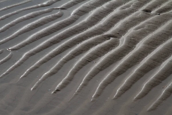 Следы Песке Пляже Образованном Волнами Северного Моря — стоковое фото