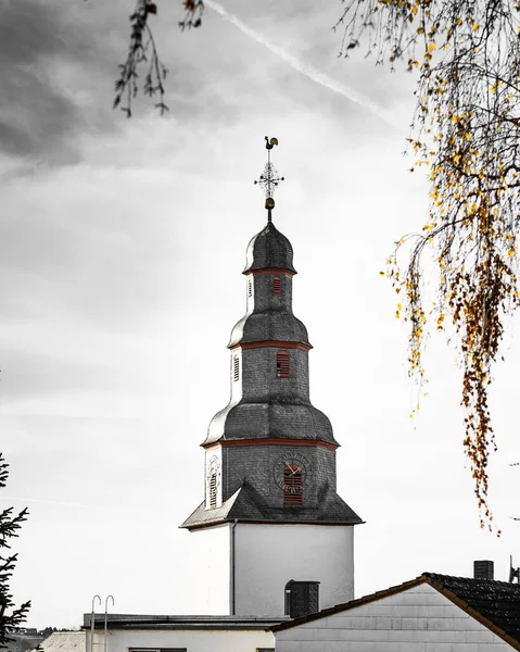 Прекрасна Вежа Церкви Німеччині Небо Було Справді Прекрасним Дня — стокове фото