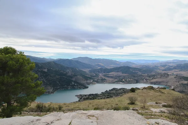 スペインのミラドール シラナの素敵な湖の景色 — ストック写真