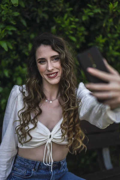 Vertical Closeup Caucasian Woman Spain Taking Selfie Her Phone Next — 스톡 사진
