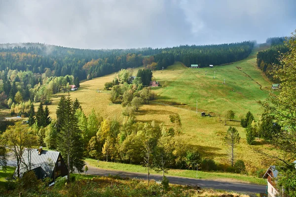 Sonnenbeschienene Hügellandschaft Herbst Riesengebirge — Stockfoto