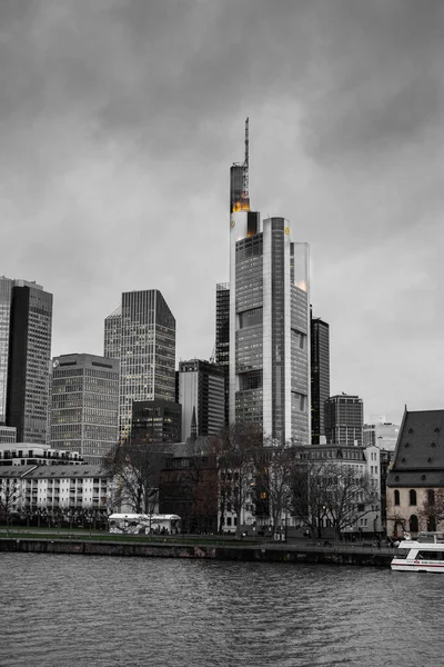 Das Commerzbank Hochhaus Mitten Frankfurt Nachts Schön Beleuchtet — Stockfoto