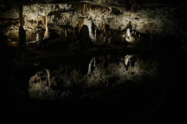 Formations Calcaires Intérieur Des Grottes Macocha République Tchèque — Photo