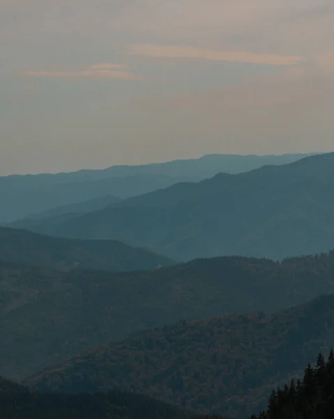 Ceahlau Dağları Ulusal Parkı Nın Güzel Bir Fotoğrafı — Stok fotoğraf