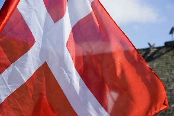 Dánská Vlajka Bílý Kříž Červeném Pozadí Visí Solvang Kalifornie — Stock fotografie