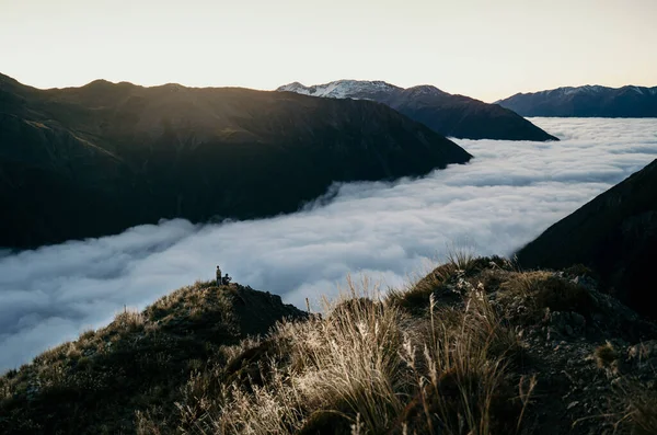 Les Montagnes Pittoresques Par Une Journée Ensoleillée — Photo