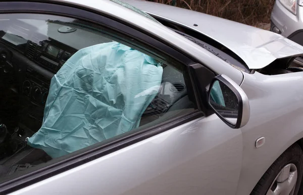 Carro Após Acidente Com Airbag Segurança Implantado — Fotografia de Stock