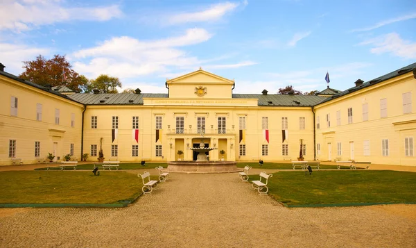 Staatsschloss Kynzvart Befindet Sich Der Kleinen Stadt Lazne Kynzvart Bad — Stockfoto