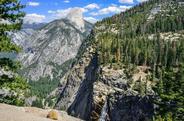 Uma Bela Paisagem Montanhosa Parque Nacional Yosemite Yosemite Valley Eua — Fotografia de Stock