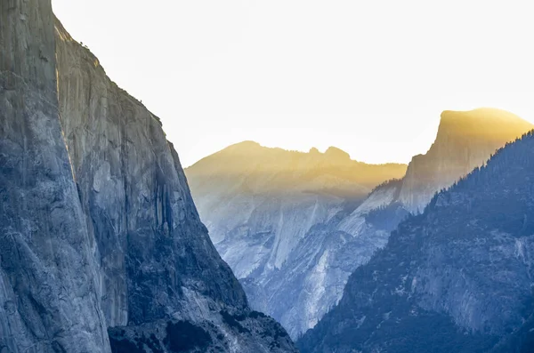 Ett Vackert Bergslandskap Yosemite National Park Yosemite Valley Usa — Stockfoto