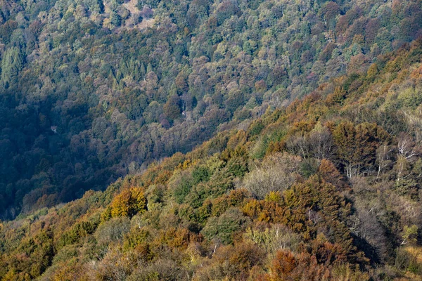Прекрасний Знімок Мальовничих Гірських Пейзажів Сонячними Променями — стокове фото
