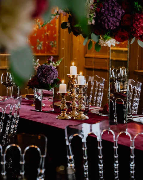 Güzel Dekore Edilmiş Bir Yemek Masası Seti — Stok fotoğraf