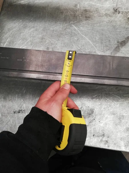 Yellow Measuring Tape Hand — Stock Photo, Image