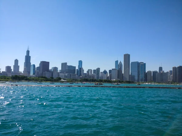 Una Feliz Foto Del Horizonte Hermosa Chicago Durante Día —  Fotos de Stock