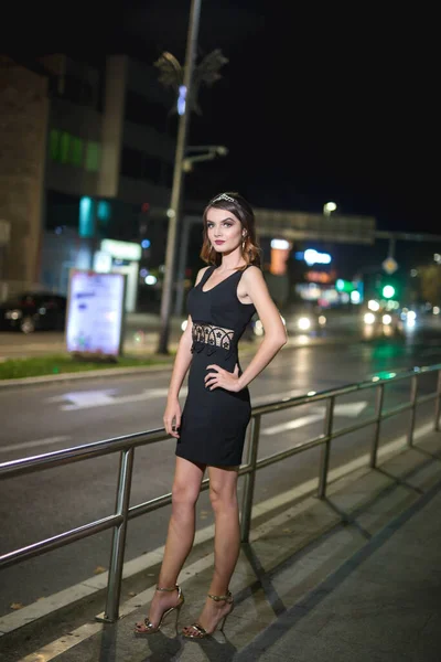 Vertical Shot Young Female Model Elegant Black Dress Posing Sidewalk — Stock Photo, Image