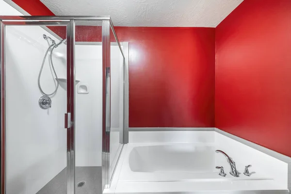 Interior Moderno Cuarto Baño Con Una Gran Bañera Cabina Paredes —  Fotos de Stock