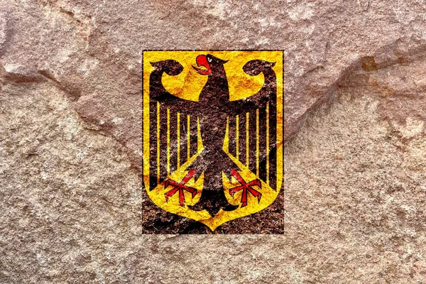 Escudo Armas Alemania Aislado Sobre Fondo Pared Roca Maciza Erosionada —  Fotos de Stock